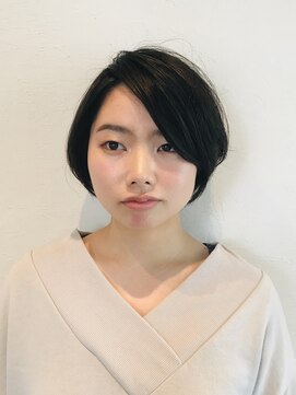 エイト(eighT-8) スウィングショートボブ