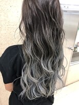 トレヴァーデルチザン(TREVOR DE'RTISAN) グレイグラデーション