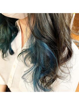 ヘアーズケアーフォルテ ターコイズ風インナーカラー