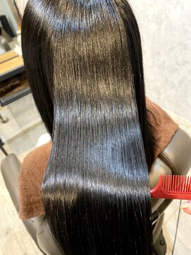 ラ ヴィ ベル(La vie Belle) 黒髪でも♪グレイカラーでもこんなにツヤツヤ！