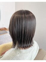 アムアム(amu_amu)&nbsp;透明感抜群外国人風カラー★カット＋イルミナカラー＋うる艶TR