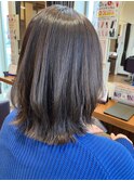 ナチュラルくびれヘア大人可愛いレイヤーカット外ハネミディ