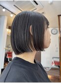 大人の切りっぱなしミニボブ