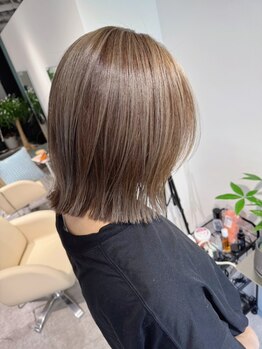 レヴリー(reverie)の写真/実力派スタイリストに安心してお任せ。白髪ぼかしもマンツーマンの丁寧なカウンセリングで理想の仕上がり。