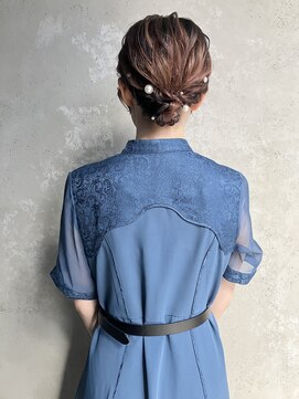 コトナ(kotona) 【パールシニヨンヘアアレンジ】ヘアセットねじりハーフツイン