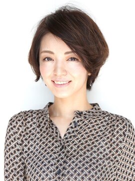 クラルス(Clarus) ミセスのショートミディアム【中山】