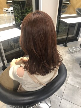 カーサ バイ ハミュウ たまプラーザ(CASA by Humium) 20代30代大人可愛いレッドアッシュ透明感外ハネミディ