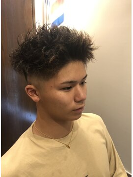 ヒロギンザバーバーショップ 神楽坂店(HIRO GINZA BARBER SHOP) スキンフェード×ツイスト