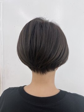 レオ 幸手(Leo) 大人美人ワンカール小顔補正立体カットうるツヤ艶感前髪