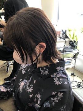 アナヘアー(ANNAHAIR) ミディアムウルフ