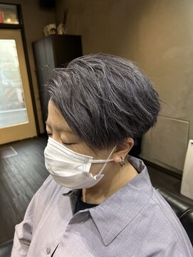 ヘアーシグネチャー(Hair Signature) 20代/30代/小顔/大人可愛い/グレー/ブリーチ/ハイトーン