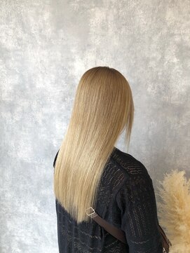 ヘアアンドメイク ムーア(Muuua) ハイトーンミルクティーベージュ