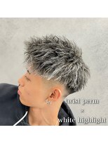 ルースト 心斎橋店(ROOST)&nbsp;ツイストパーマ×ホワイトハイライト