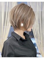 リン(rin.)&nbsp;ハイライトカラー×ショートカット