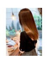 ホリステックメニューは白髪、細毛にお悩みの方にもオススメ。