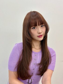 ヒュー 広島(HEW) ぱっつんワイド前髪くびれフェイスレイヤーロングへア20代30代