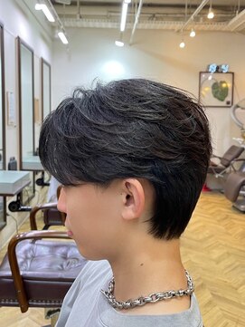 レボルトヘアー(R EVOLUT hair) 襟足ありセンターパートウルフフェザーパーマニュアンスパーマ柏