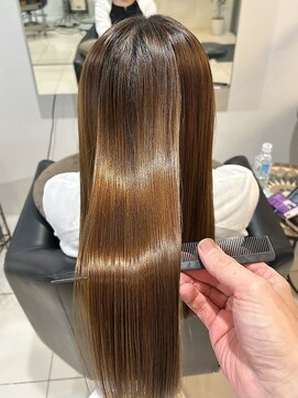 ノア(no_a) カラーを繰り返したブリーチ毛にも◎酸性ストレート