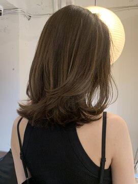 ライン(LINE) レイヤーカット/オリーブベージュ