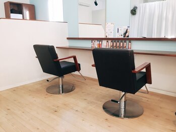 ヘアーサロン ファー(Hair Salon FIR)の写真/ホッと一息つけるプライベートサロン◇居心地良く落ち着けるのが人気のPoint!自分だけの特別なサロンtimeを