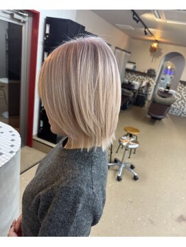 ホワイトベージュ