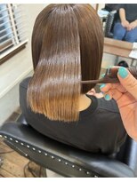 ドール(DOLL)&nbsp;ボブ　ベージュカラー　美髪矯正