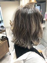 ダヴィン 中目黒(DaVin)&nbsp;外ハネマニッシュフレンチボブ★バレイヤージュネイビーカラー