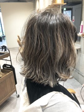 ダヴィン 中目黒(DaVin) 外ハネマニッシュフレンチボブ★バレイヤージュネイビーカラー