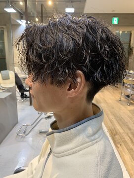 フィフス(fifth) センターパートスパイラルパーマツイストパーマツーブロック