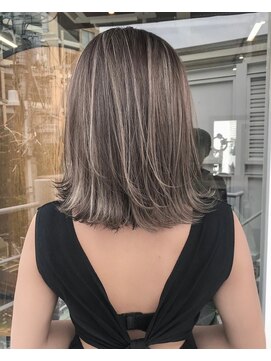 ヨロ 小岩(YOLO) ハイライトカラーミルクティーベージュケアブリーチダブルカラー