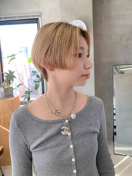 テトヘアー(teto hair) ハンサムショート、センターパート、ショートカット