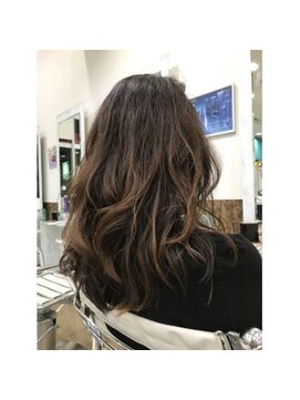 トータルグランドサロン イン東京 牛久店(TOTAL GRAND SALON IN TOKYO) セミロング
