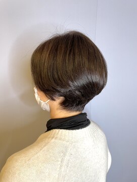 ブロッサム 東久留米店(Blossom) 20代30代大人ショートボブｘ小顔ウルフカット丸みショート