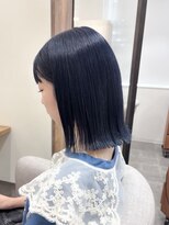 シア 新越谷店(SHEER)&nbsp;[ ブリーチ1回 ] 切りっぱなしボブ × 深みネイビーブルー