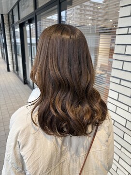 ミディアムヘア×透明感ベージュ♪