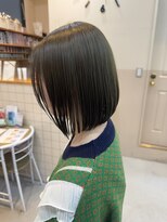 シダ(sida)&nbsp;20代30代　切りっぱなしボブ　オリーブ