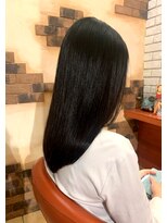 ヘアメイク フレンシア(hair make flencia)&nbsp;シルクのような指通りを叶える艶髪ストレート【134スタイル】