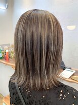 メイキー 本厚木(MA-IKI)&nbsp;くびれひし形レイヤーボブ白髪ぼかしハイライト/メイキー本厚木