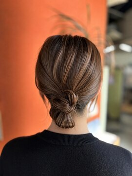 トータルヘアサロンカマダ お団子アレンジ