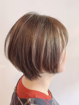 ブロッサム 若葉店(Blossom) 後ろふんわりショートボブ