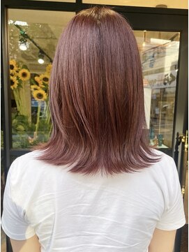 アイフィール アヴェダ 瑞江店(i feel AVEDA) 【藤田】アクセントカラーでつくる赤髪×ミディアムの外ハネヘア