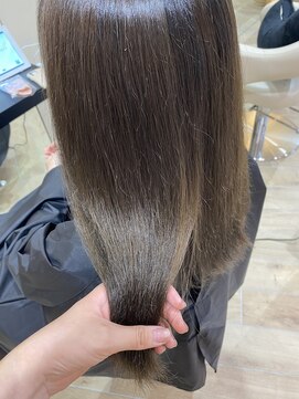 アーチバイケンジ(arch by kenje) オリーブベージュ＊透明感カラー