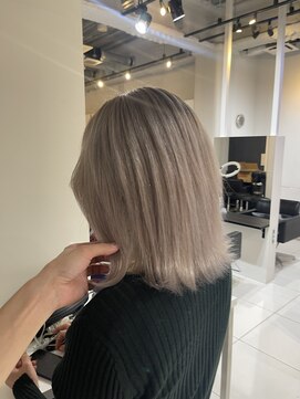 アライブ ハラジュク(ALIVE harajuku) ホワイトベージュダブルカラーryota