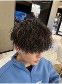 ツイストスパイラルパーマ　金メッシュ　メンズカラー　マッシュ