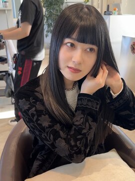 ケリーアン 太田(kelly.un) 姫カット / ぱっつん前髪 / ストレートスタイル / 群馬太田