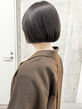 モリオ(morio) 黒髪ワンレングス ミニボブ