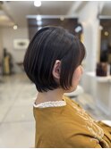 10代20代まとまる艶間丸みショートスタイル