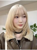 ミルクティーベージュ顔周りレイヤーカット韓国風ヘアヨシンモリ