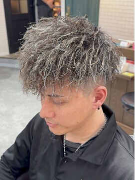 アミーゴ(AMIGO) ツイストパーマ×ホワイトメッシュ