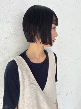 黒髪スリークボブ